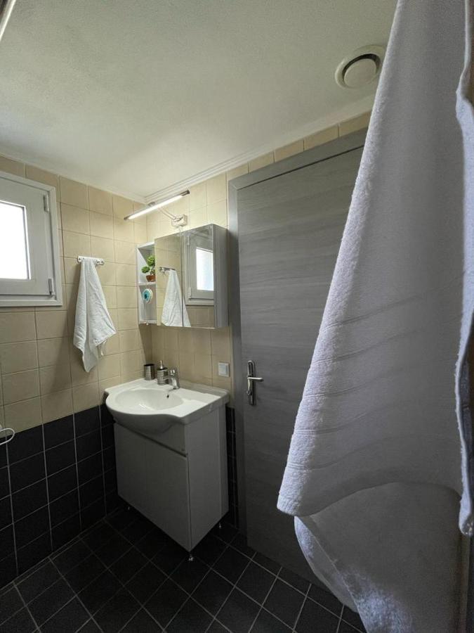The Breeze & Sunlight Apartment วราสนา ภายนอก รูปภาพ