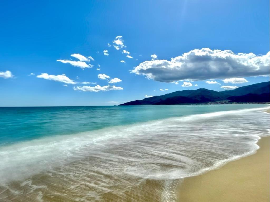 The Breeze & Sunlight Apartment วราสนา ภายนอก รูปภาพ